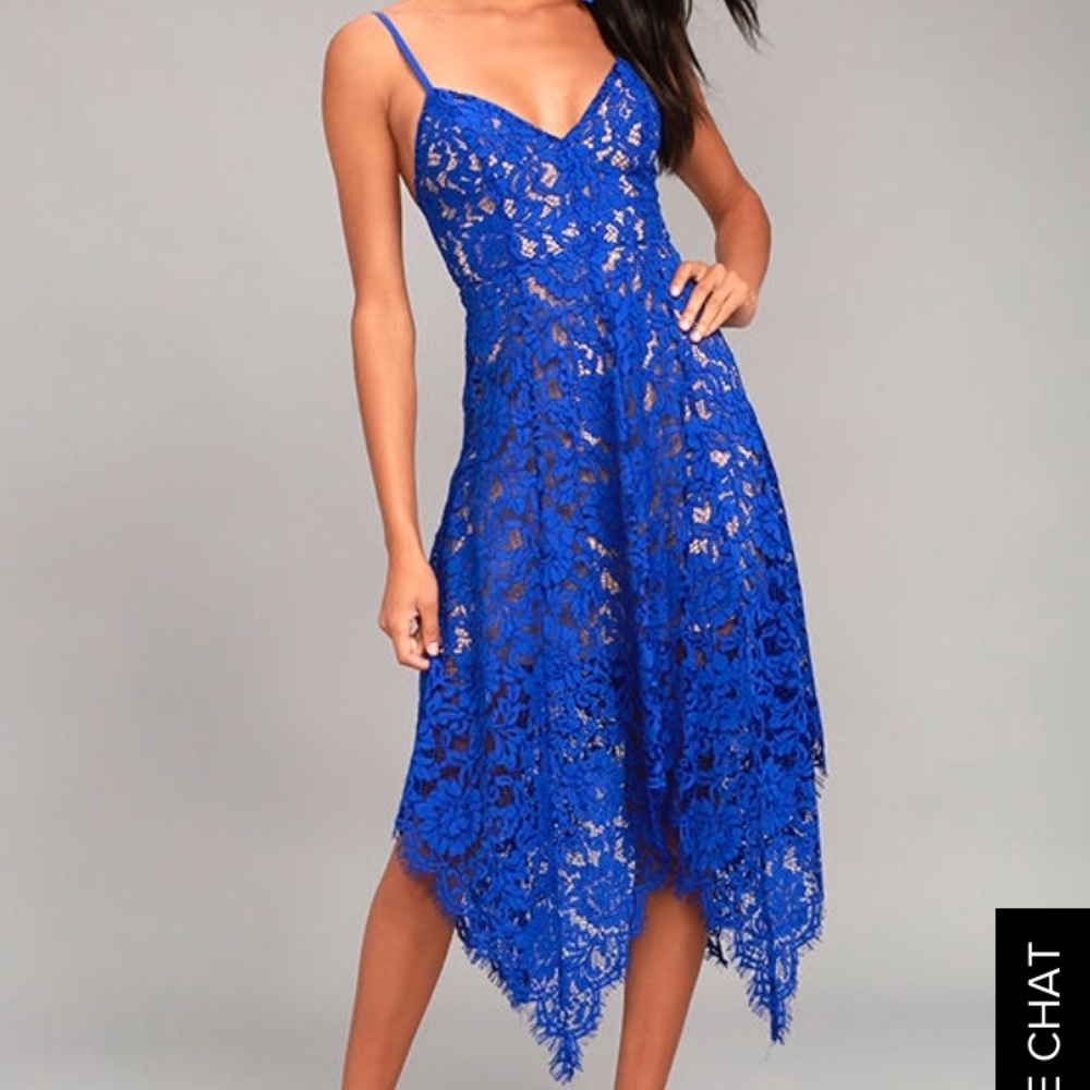 Lulu’s blue Lacey dress